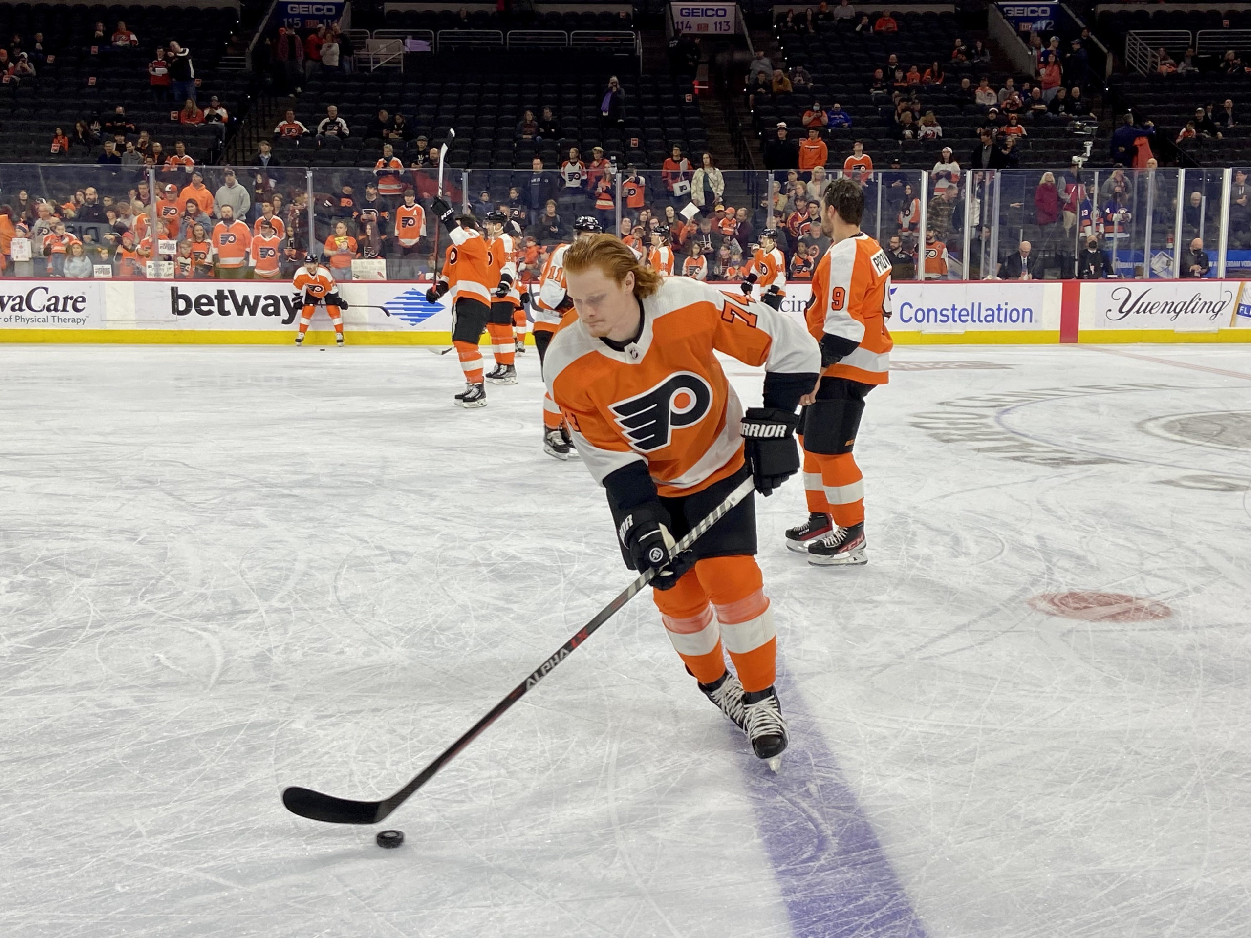 With captain dealt, Kevin Hayes embracing leadership role with Flyers