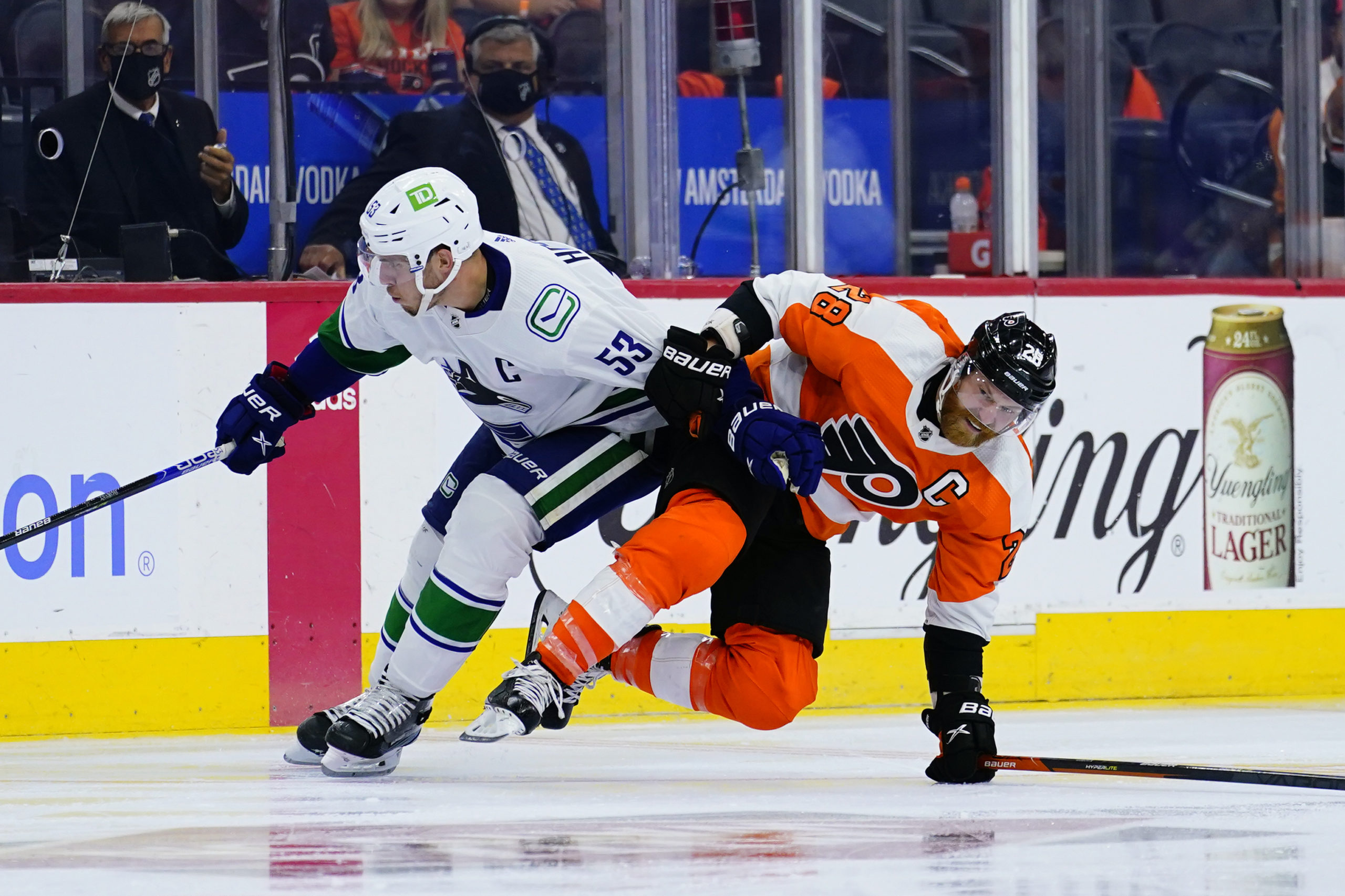 Islanders acquire star center Bo Horvat in trade with Canucks