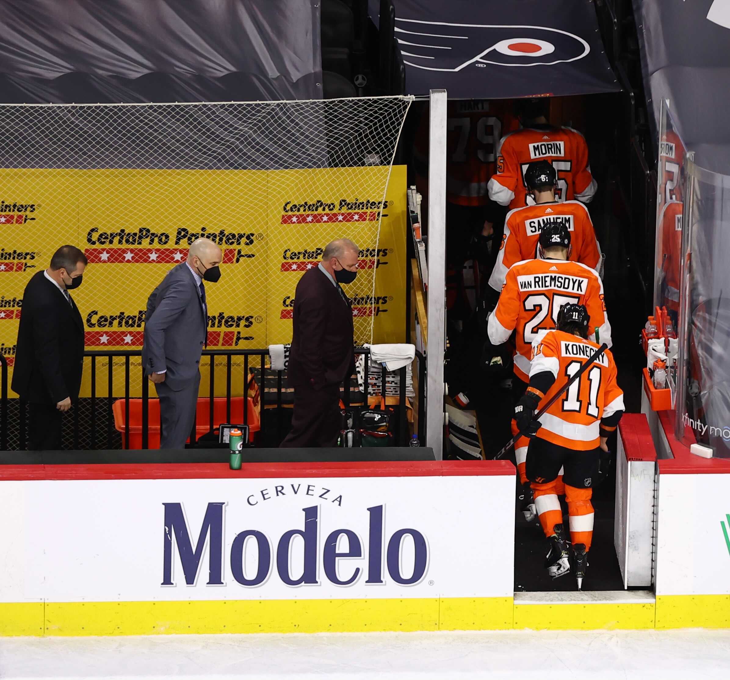 Flyers coaches bench