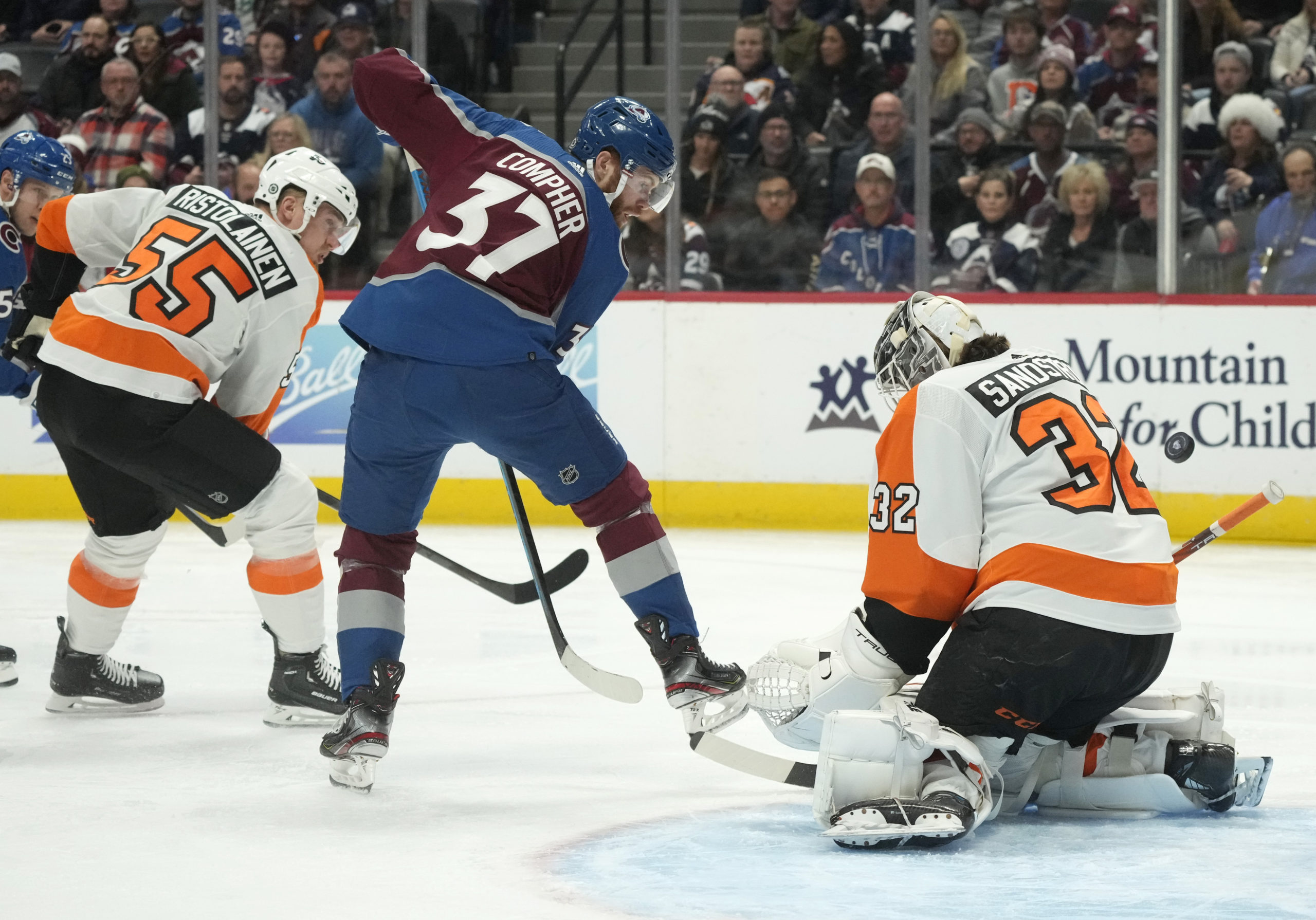 Felix Sandstrom, Philadelphia Flyers